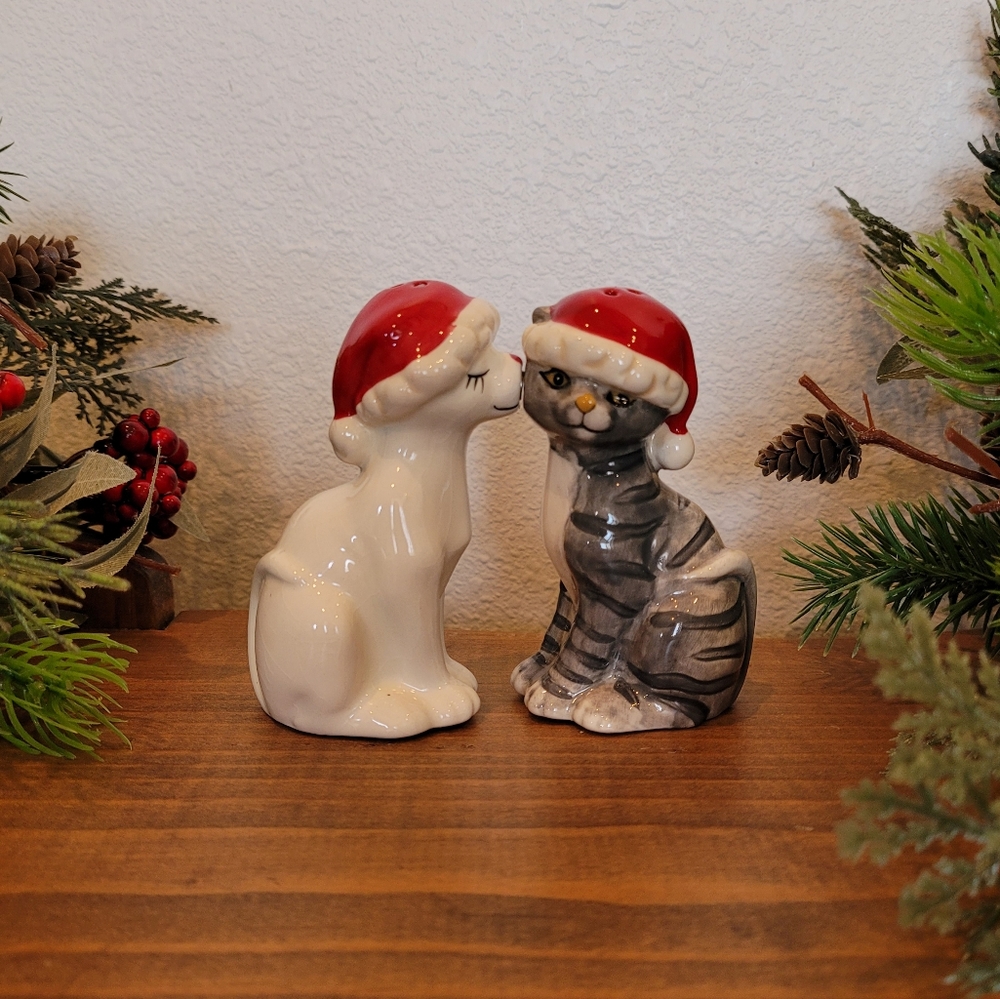Mwah! Cats in Santa Hats Magnetic Salt  and Pepper Shakers.